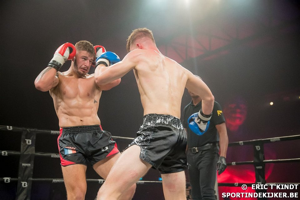 Thaiboks gala in Waregem – Vechter Nicola Breyne