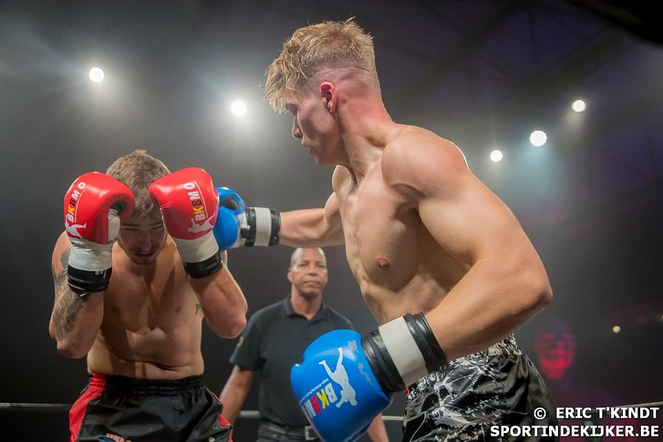 Overwinning voor “The Lion” Nicola Breyne op het Thaiboks gala in Waregem Expo