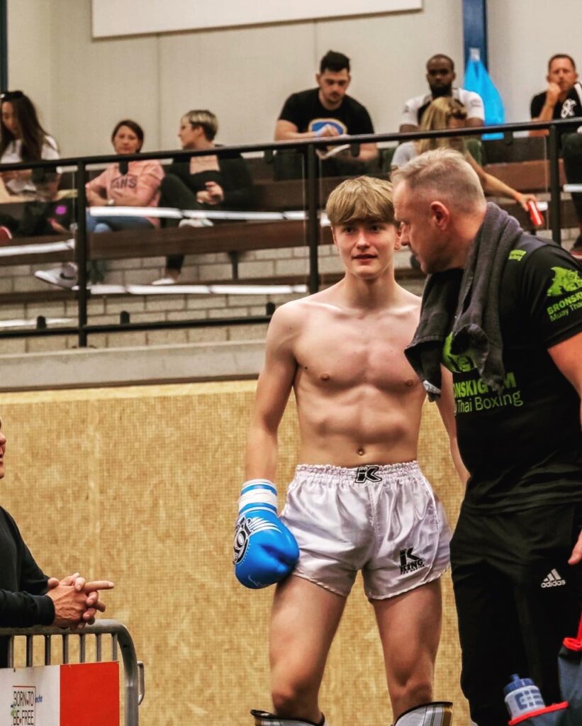 Thaiboks gala in Holland Zwijndrecht - Vechter Mathias Stemmler 4